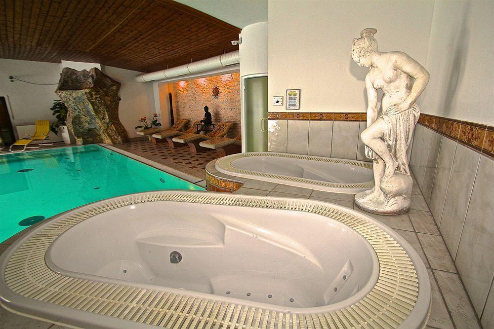 Alpenhotel Weiherbach Berchtesgaden Hallenbad Und Sauna מראה חיצוני תמונה