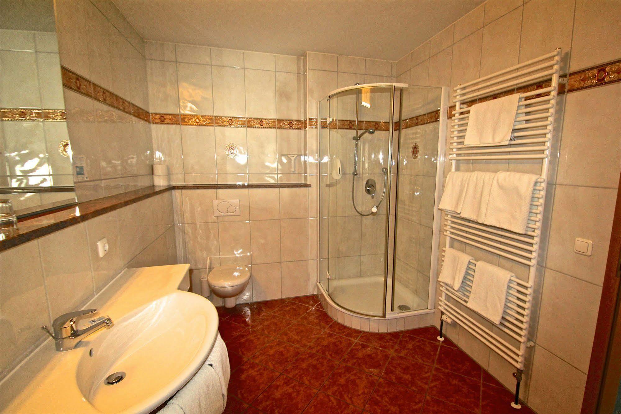 Alpenhotel Weiherbach Berchtesgaden Hallenbad Und Sauna מראה חיצוני תמונה