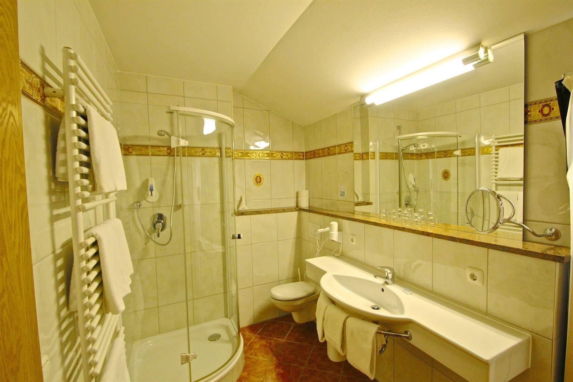 Alpenhotel Weiherbach Berchtesgaden Hallenbad Und Sauna מראה חיצוני תמונה
