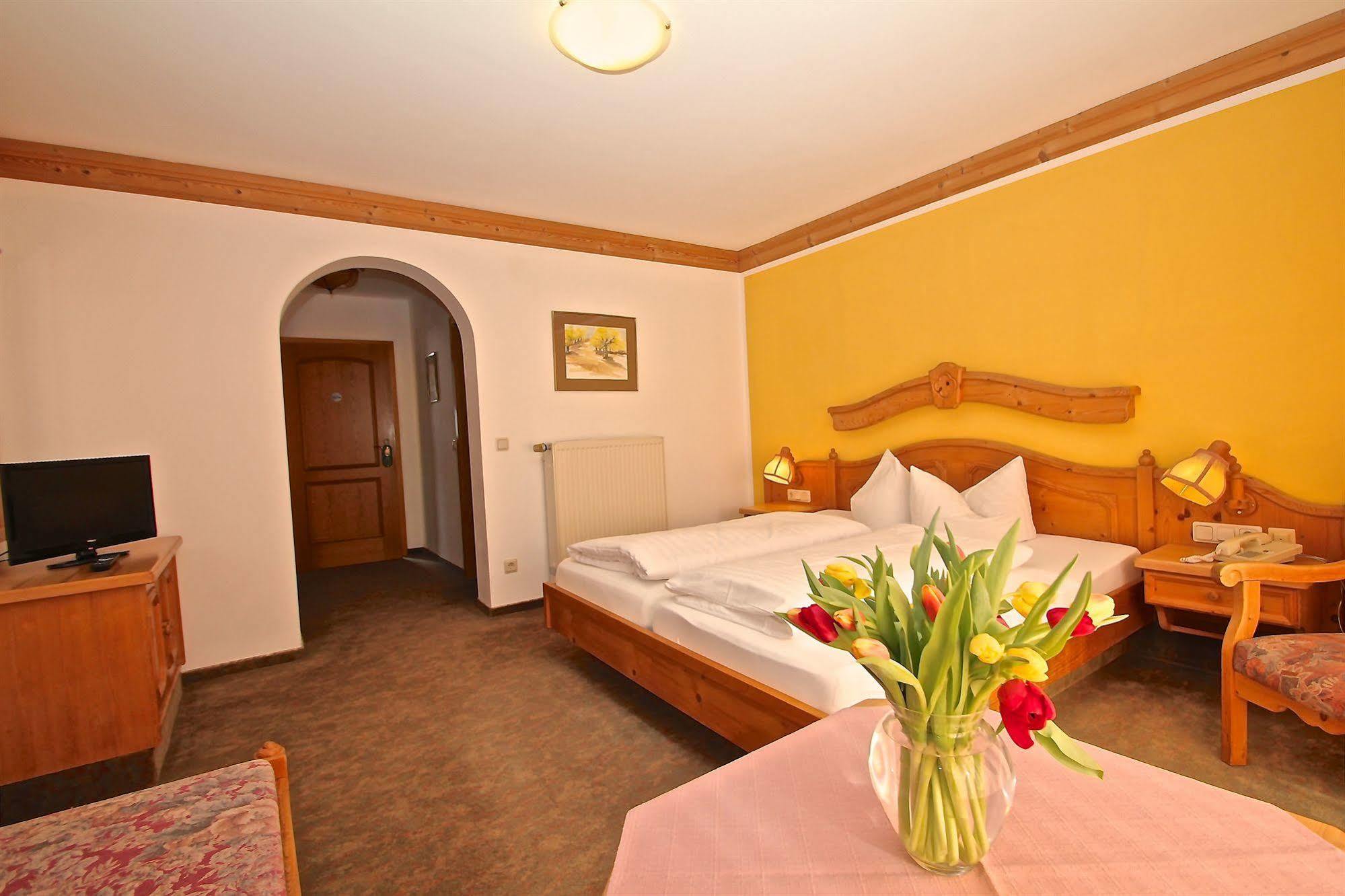 Alpenhotel Weiherbach Berchtesgaden Hallenbad Und Sauna מראה חיצוני תמונה