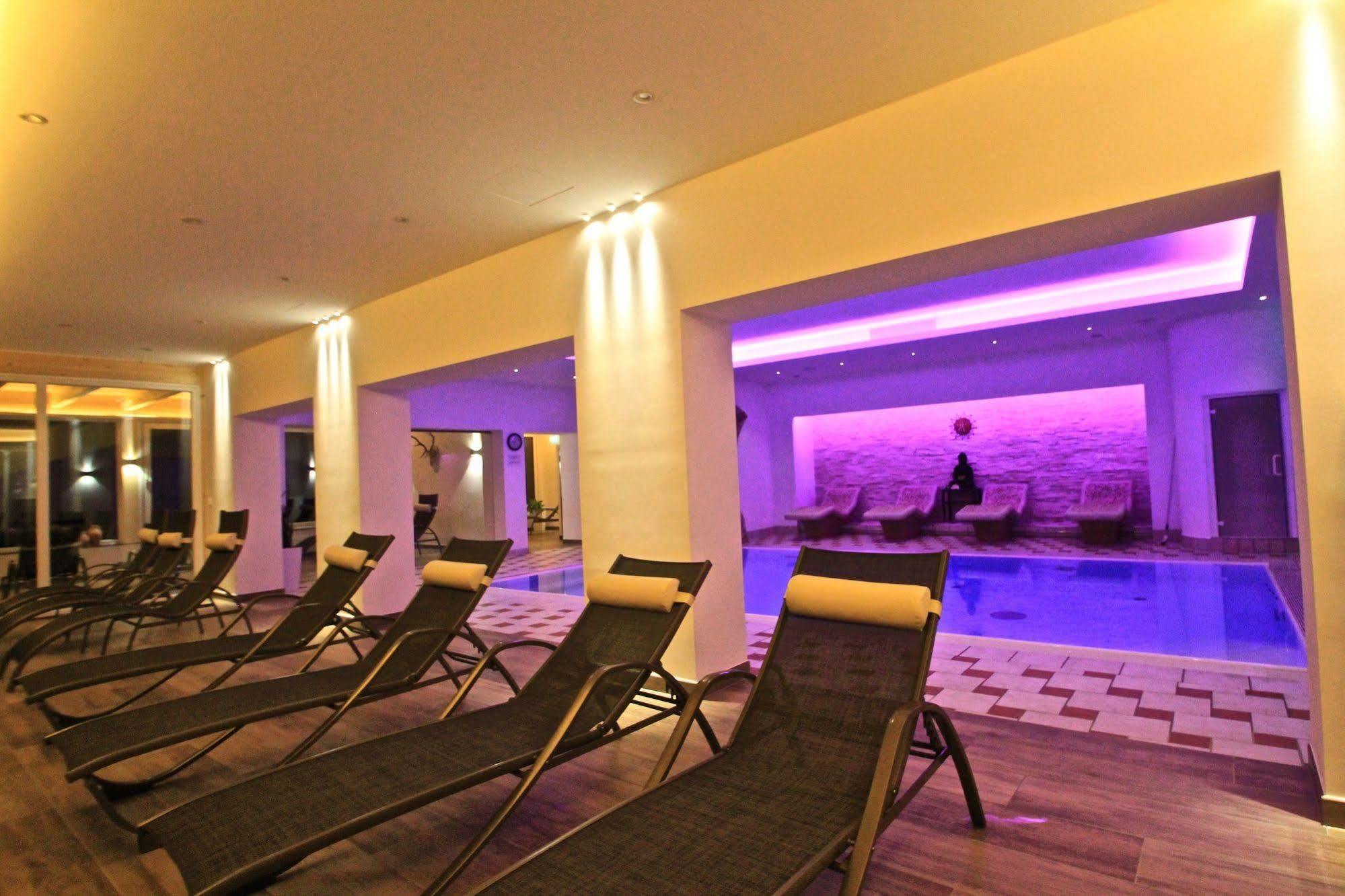 Alpenhotel Weiherbach Berchtesgaden Hallenbad Und Sauna מראה חיצוני תמונה